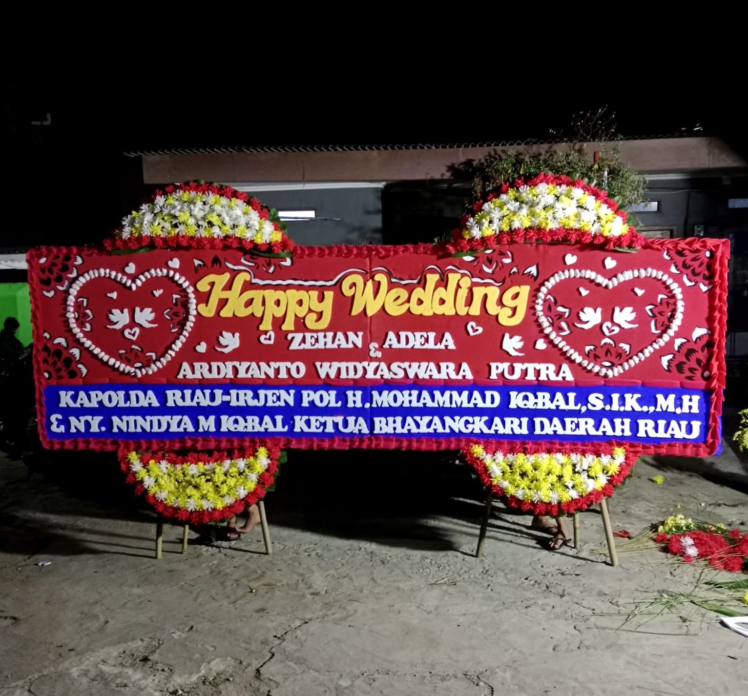 Karangan Bunga Pernikahan Elegan - Landscape - Gambar 2