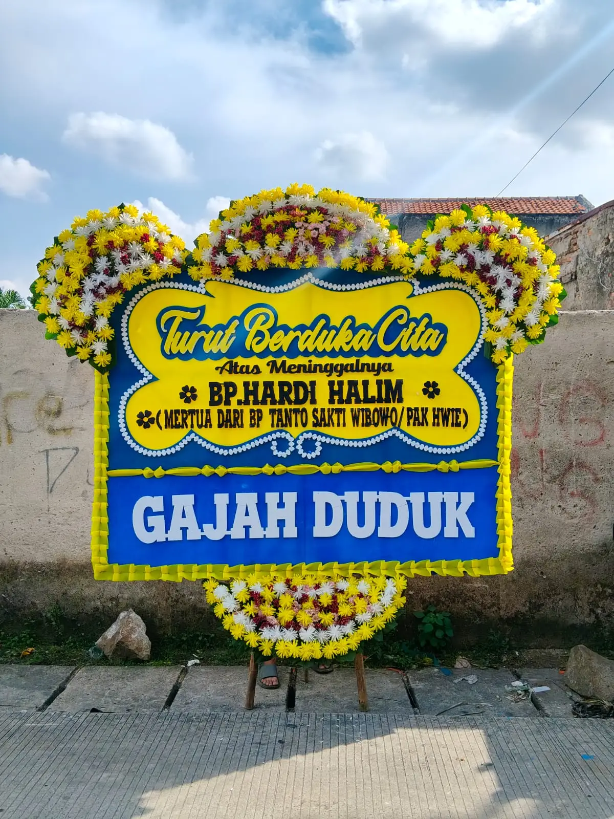 Bunga Papan Duka Cita (Seri Blue & Yellow) - Gambar 2